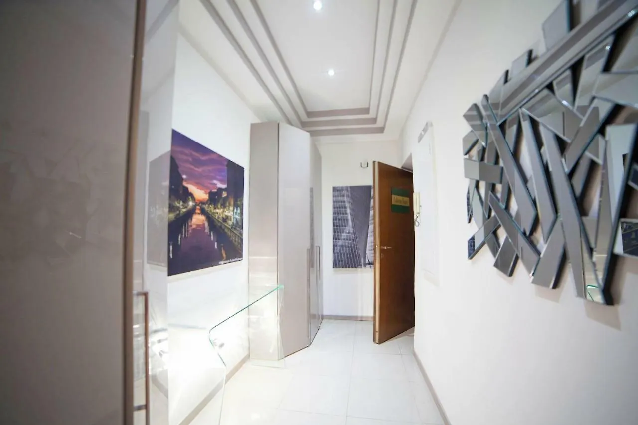 ** Guest house Imhome - Cadorna House Milan Italy